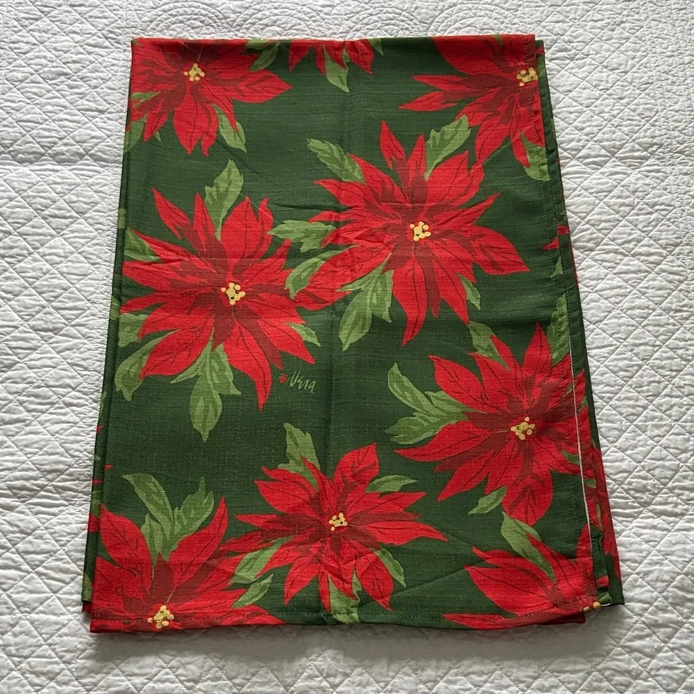 Vera Neumann Tablecloth Red Poinsettia Holiday Christmas Oblong 52X70 NEW